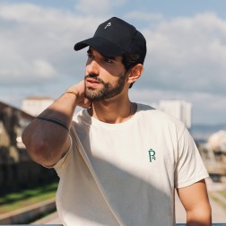 Gorra P bordada